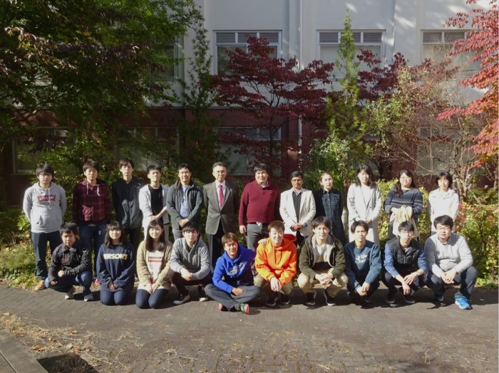 研究室集合写真2020