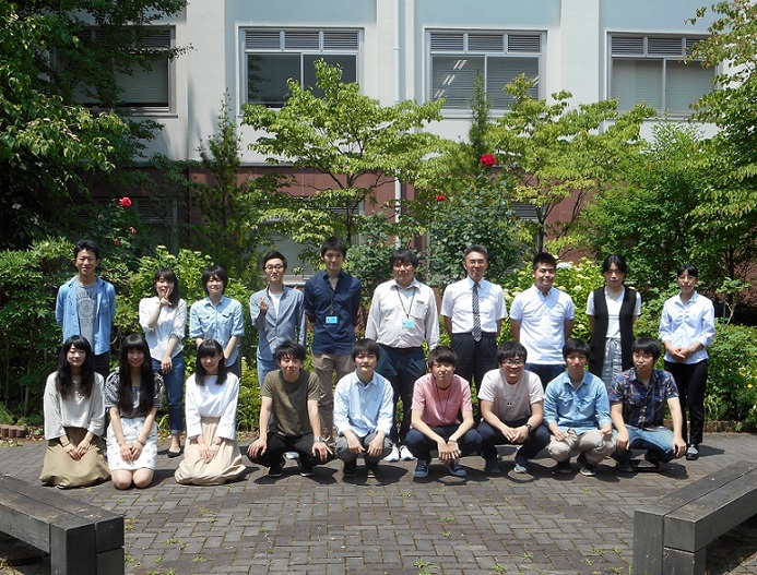 研究室学部生集合写真17